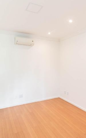 Casa à venda com 346m², 4 quartos e 1 vagaQuarto  2