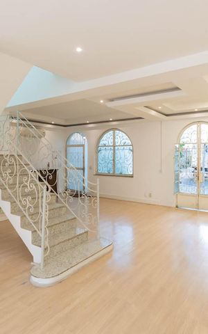 Casa à venda com 346m², 4 quartos e 1 vagaSala