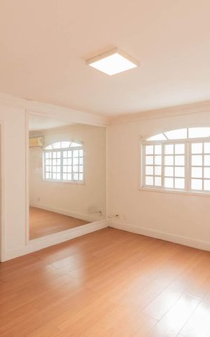Casa à venda com 346m², 4 quartos e 1 vagaSuíte