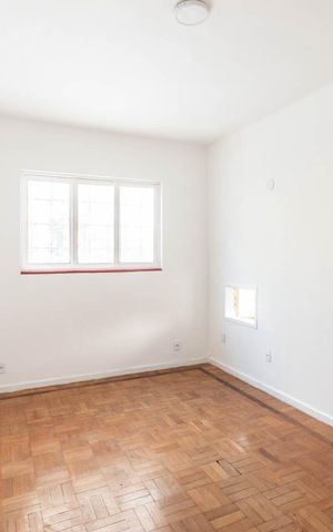 Casa à venda com 346m², 4 quartos e 1 vagaSuíte casa anexo