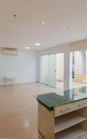 Casa à venda com 346m², 4 quartos e 1 vagaCozinha