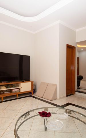 Casa de condomínio à venda com 800m², 4 quartos e 10 vagas Casa de condomínio à venda com 800m², 4 quartos e 10 vagasSala 1