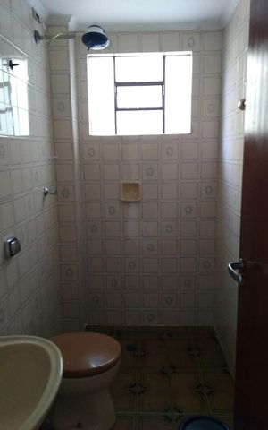 Casa à venda com 107m², 3 quartos e 2 vagas Casa à venda com 107m², 3 quartos e 2 vagasBanheiro