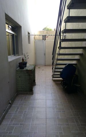 Casa à venda com 107m², 3 quartos e 2 vagas Casa à venda com 107m², 3 quartos e 2 vagasÁrea externa