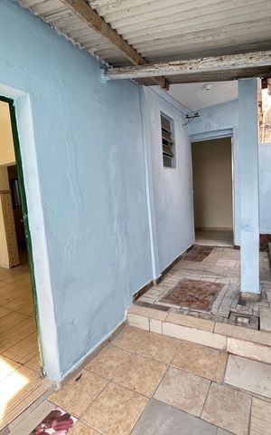 Casa para alugar com 85m², 2 quartos e sem vagaÁrea comum