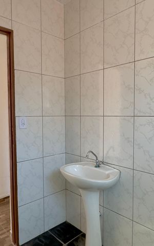 Casa para alugar com 55m², 2 quartos e sem vaga Casa para alugar com 55m², 2 quartos e sem vagaBanheiro