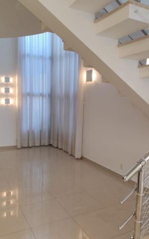 Casa de condomínio para alugar com 300m², 4 quartos e 4 vagas