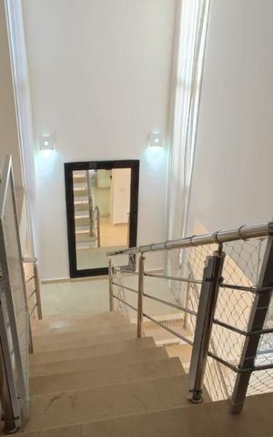Casa de condomínio para alugar com 300m², 4 quartos e 4 vagas