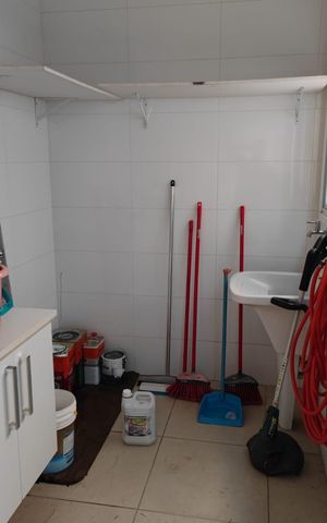 Casa de condomínio para alugar com 300m², 4 quartos e 4 vagas