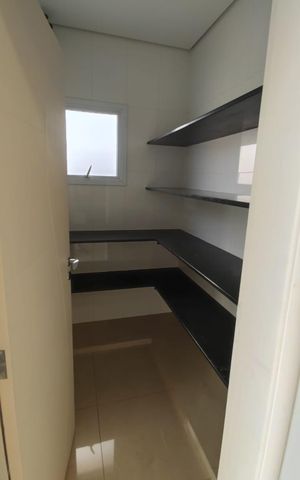 Casa de condomínio para alugar com 300m², 4 quartos e 4 vagas