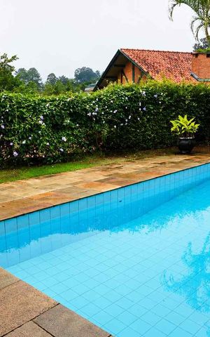 Casa de condomínio à venda com 585m², 5 quartos e 3 vagas Casa de condomínio à venda com 585m², 5 quartos e 3 vagasPiscina