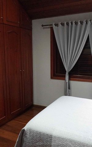 Casa de condomínio à venda com 585m², 5 quartos e 3 vagas Casa de condomínio à venda com 585m², 5 quartos e 3 vagasSuite2