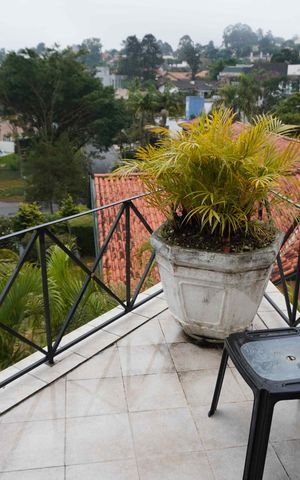 Casa de condomínio à venda com 585m², 5 quartos e 3 vagas Casa de condomínio à venda com 585m², 5 quartos e 3 vagasVaranda - suite Principal