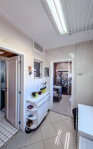 Apartamento à venda com 106m², 3 quartos e 2 vagas Apartamento à venda com 106m², 3 quartos e 2 vagasÁrea de Serviço