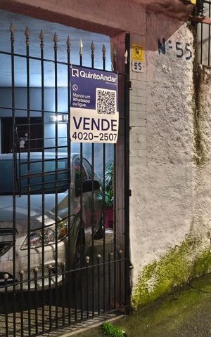 Casa à venda com 129m², 2 quartos e 1 vaga Casa à venda com 129m², 2 quartos e 1 vagaFachada