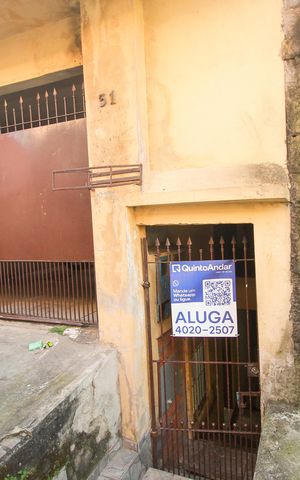 Casa para alugar com 100m², 3 quartos e 1 vaga Casa para alugar com 100m², 3 quartos e 1 vagaFachada