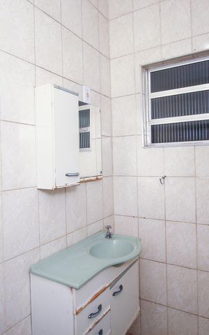 Casa para alugar com 100m², 3 quartos e 1 vaga Casa para alugar com 100m², 3 quartos e 1 vagaBanheiro Social