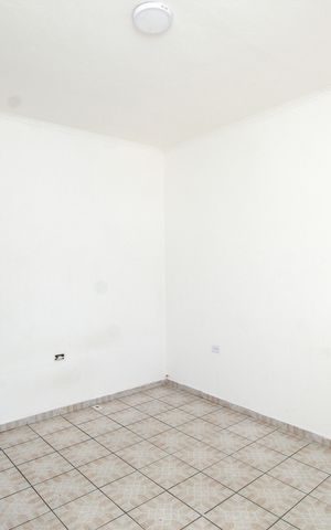 Casa para alugar com 100m², 3 quartos e 1 vaga Casa para alugar com 100m², 3 quartos e 1 vagaSuíte