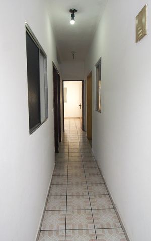 Casa para alugar com 100m², 3 quartos e 1 vaga Casa para alugar com 100m², 3 quartos e 1 vagaCorredor