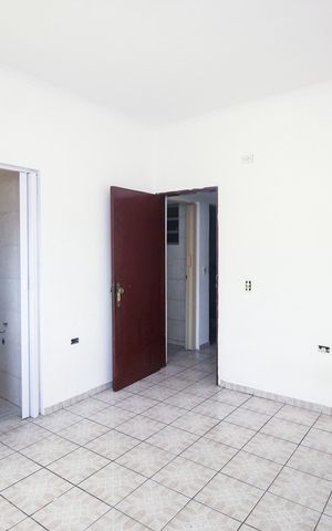 Casa para alugar com 100m², 3 quartos e 1 vaga Casa para alugar com 100m², 3 quartos e 1 vagaSuíte