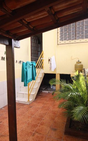 Casa à venda com 420m², 6 quartos e 2 vagasQuintal