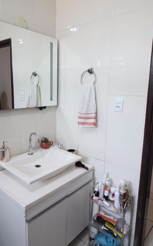 Casa à venda com 420m², 6 quartos e 2 vagasBanheiro 1