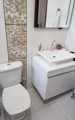 Casa à venda com 420m², 6 quartos e 2 vagasBanheiro 1