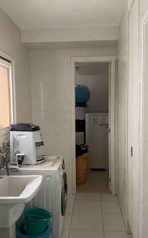 Apartamento à venda com 144m², 3 quartos e 2 vagas Apartamento à venda com 144m², 3 quartos e 2 vagasÁrea de Serviço