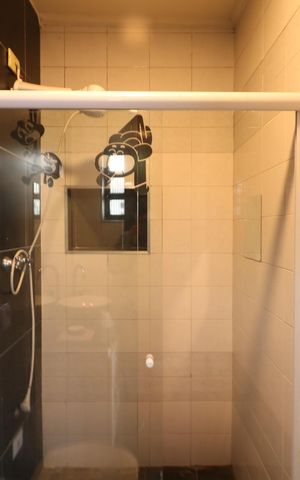 Casa à venda com 350m², 3 quartos e 3 vagas Casa à venda com 350m², 3 quartos e 3 vagasBanheiro da Área Gourmet
