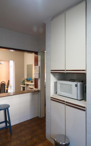 Casa à venda com 350m², 3 quartos e 3 vagas Casa à venda com 350m², 3 quartos e 3 vagasCozinha