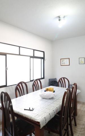 Casa à venda com 350m², 3 quartos e 3 vagas Casa à venda com 350m², 3 quartos e 3 vagasCasa 2