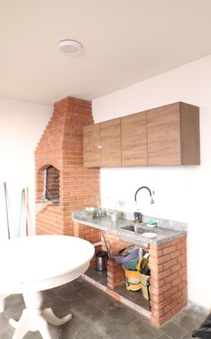 Casa à venda com 350m², 3 quartos e 3 vagas Casa à venda com 350m², 3 quartos e 3 vagasÁrea Gourmet