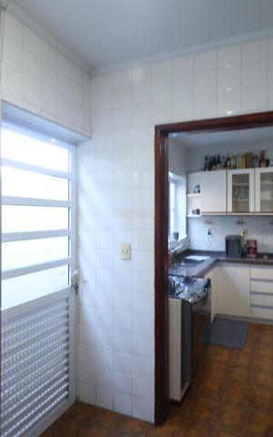 Casa à venda com 350m², 3 quartos e 3 vagas Casa à venda com 350m², 3 quartos e 3 vagasÁrea de Serviço