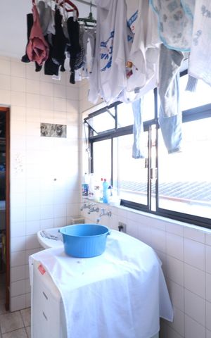 Casa à venda com 350m², 3 quartos e 3 vagas Casa à venda com 350m², 3 quartos e 3 vagasCasa 2