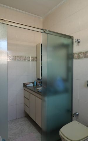 Casa à venda com 350m², 3 quartos e 3 vagas Casa à venda com 350m², 3 quartos e 3 vagasCasa 2