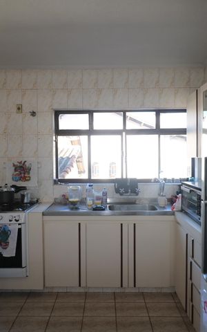 Casa à venda com 350m², 3 quartos e 3 vagas Casa à venda com 350m², 3 quartos e 3 vagasCasa 2