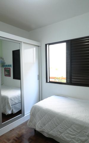 Casa à venda com 350m², 3 quartos e 3 vagas Casa à venda com 350m², 3 quartos e 3 vagasQuarto 2