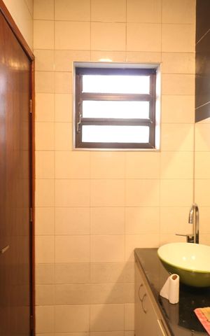 Casa à venda com 350m², 3 quartos e 3 vagas Casa à venda com 350m², 3 quartos e 3 vagasBanheiro da Área Gourmet