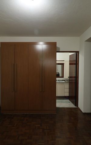 Casa à venda com 350m², 3 quartos e 3 vagas Casa à venda com 350m², 3 quartos e 3 vagasSuíte