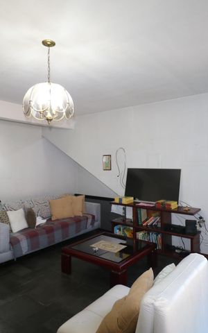Casa à venda com 350m², 3 quartos e 3 vagas Casa à venda com 350m², 3 quartos e 3 vagasCasa 2
