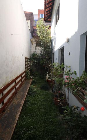 Casa à venda com 350m², 3 quartos e 3 vagas Casa à venda com 350m², 3 quartos e 3 vagasJardim