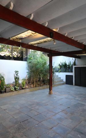 Casa à venda com 350m², 3 quartos e 3 vagas Casa à venda com 350m², 3 quartos e 3 vagasGaragem