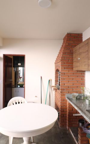 Casa à venda com 350m², 3 quartos e 3 vagas Casa à venda com 350m², 3 quartos e 3 vagasÁrea Gourmet