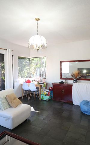 Casa à venda com 350m², 3 quartos e 3 vagas Casa à venda com 350m², 3 quartos e 3 vagasCasa 2