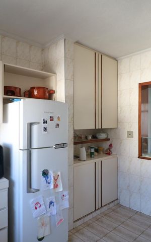 Casa à venda com 350m², 3 quartos e 3 vagas Casa à venda com 350m², 3 quartos e 3 vagasCasa 2
