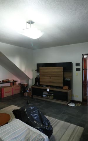 Casa à venda com 350m², 3 quartos e 3 vagas Casa à venda com 350m², 3 quartos e 3 vagasSala