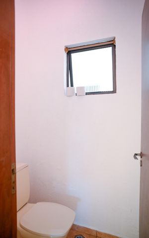Casa à venda com 220m², 3 quartos e 2 vagas Casa à venda com 220m², 3 quartos e 2 vagasLavabo