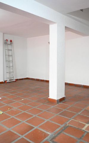 Casa à venda com 220m², 3 quartos e 2 vagas Casa à venda com 220m², 3 quartos e 2 vagasGaragem