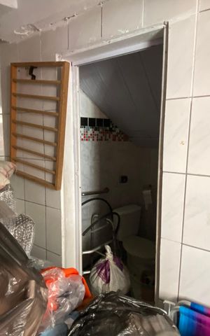 Casa à venda com 142m², 4 quartos e 2 vagas Casa à venda com 142m², 4 quartos e 2 vagasQuarto Externo