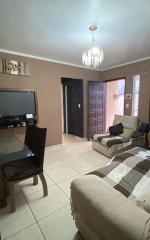 Casa à venda com 142m², 4 quartos e 2 vagas Casa à venda com 142m², 4 quartos e 2 vagasSala